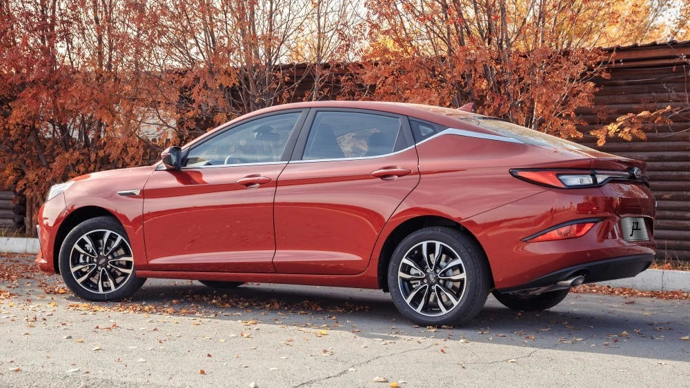 Доступный лифтбек подорожал на 170 тысяч. Сколько стоят китайские автомобили в сентябре цена китайских автомобилей