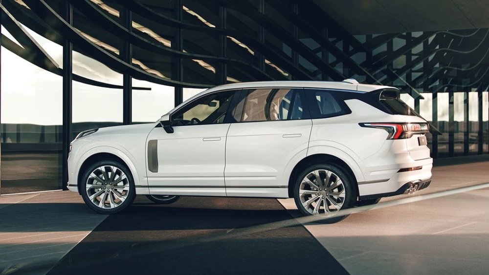 цены lynk & co 09