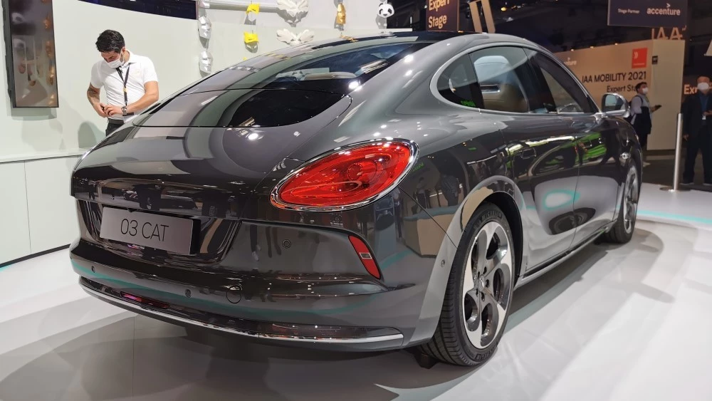 Ora Lightning Cat сзади