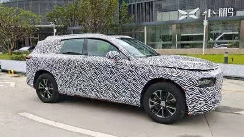 кроссовер Xpeng G8