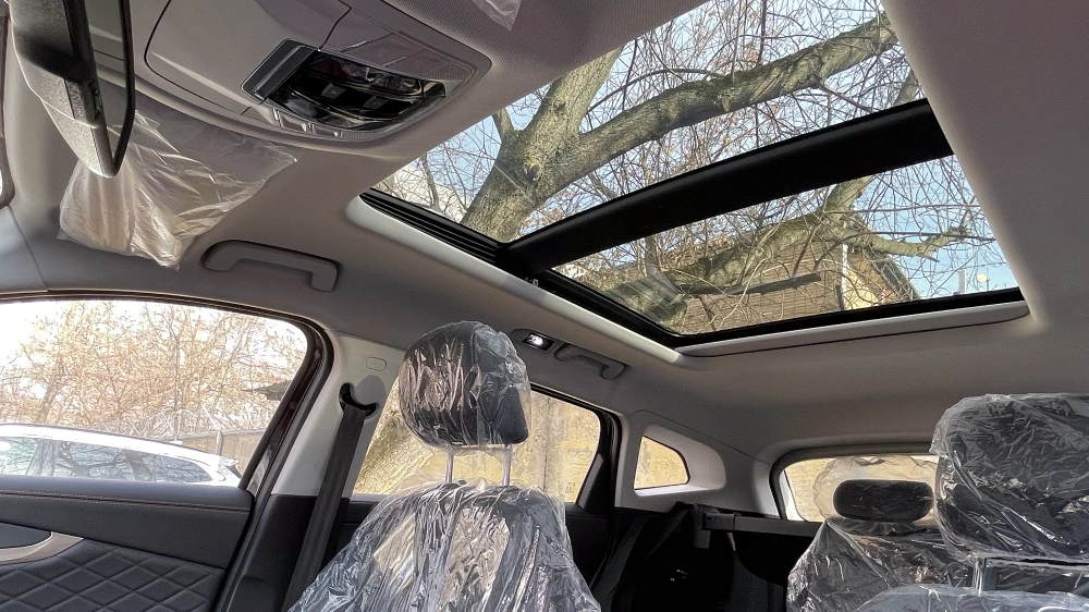 Exeed TXL панорамная крыша