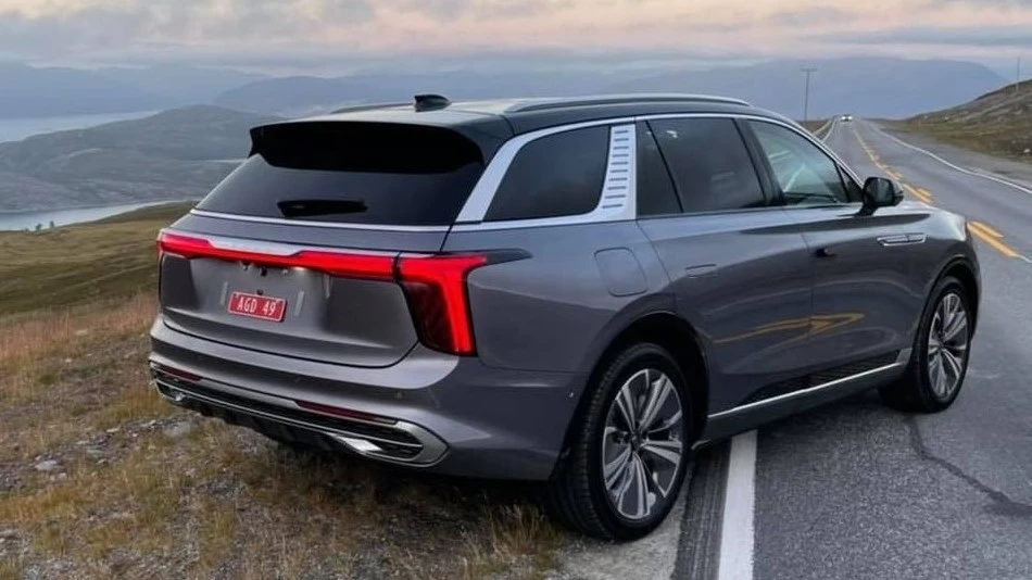 Hongqi E-HS9