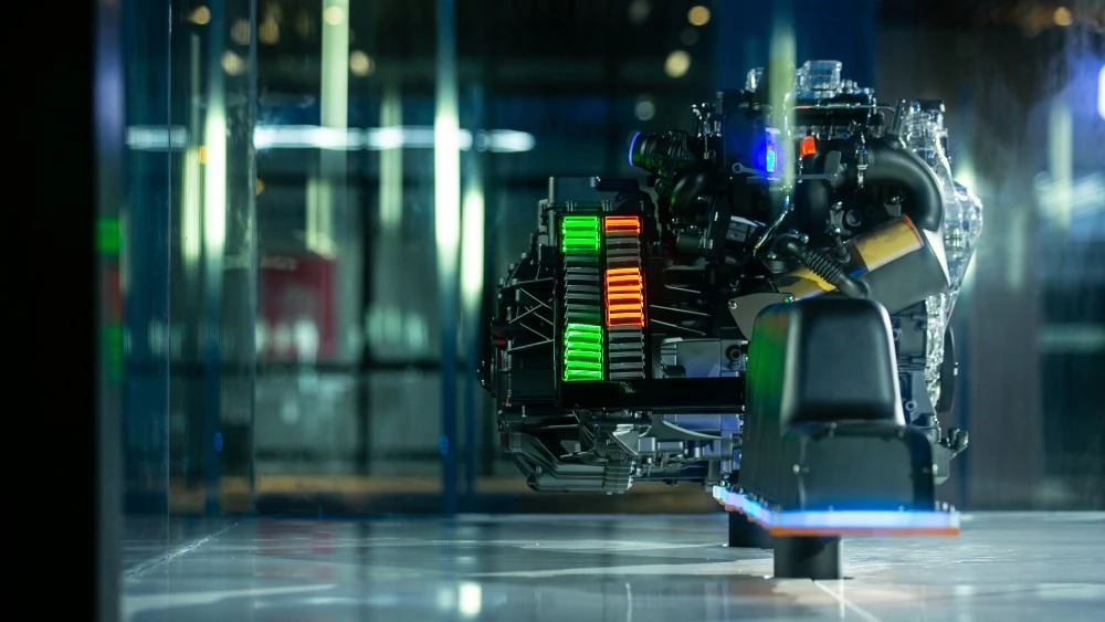 гибридная система Geely