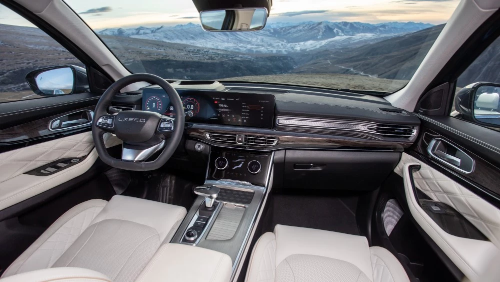 тест-драйв Exeed VX салон