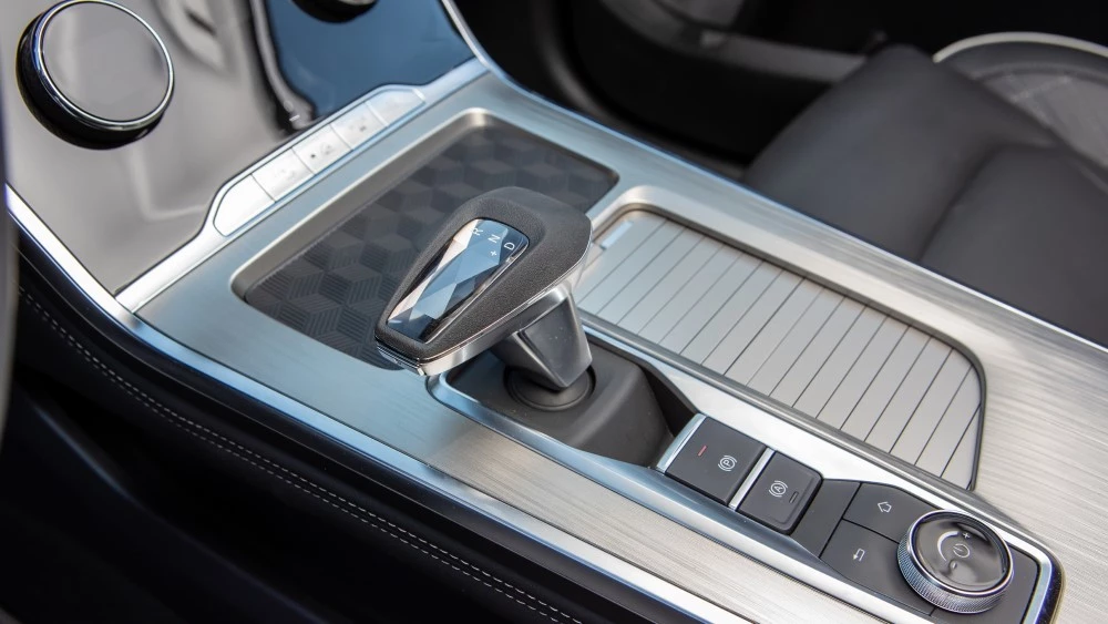 тест-драйв Exeed VX салон