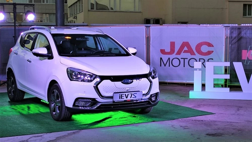 Сколько стоят китайские автомобили JAC ieV7S