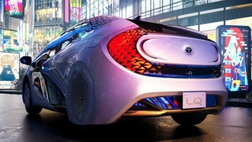 электромобиль Toyota