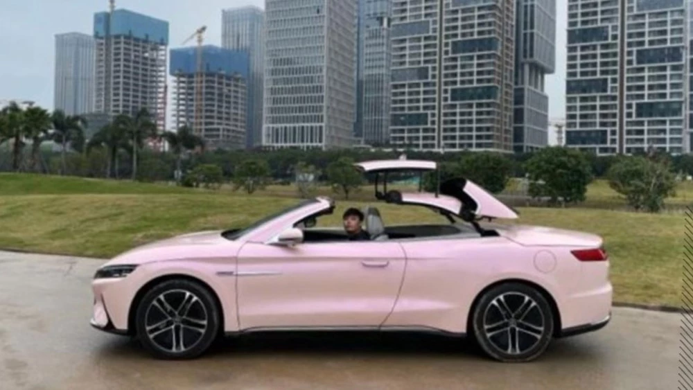 Потерял крышу. Популярный электрический седан BYD заметили в новом исполнении кабриолет BYD Han EV