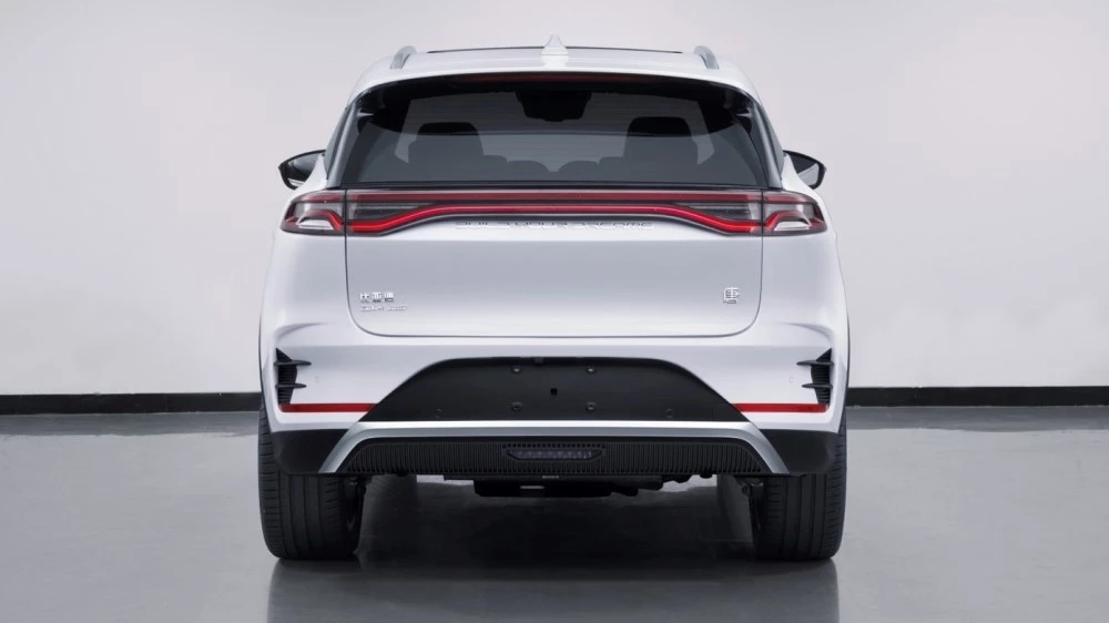новый BYD Tang DM-i сзади