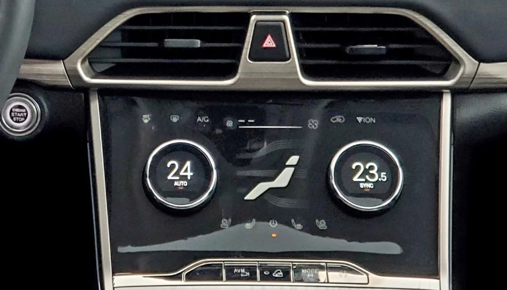 Exeed TXL салон