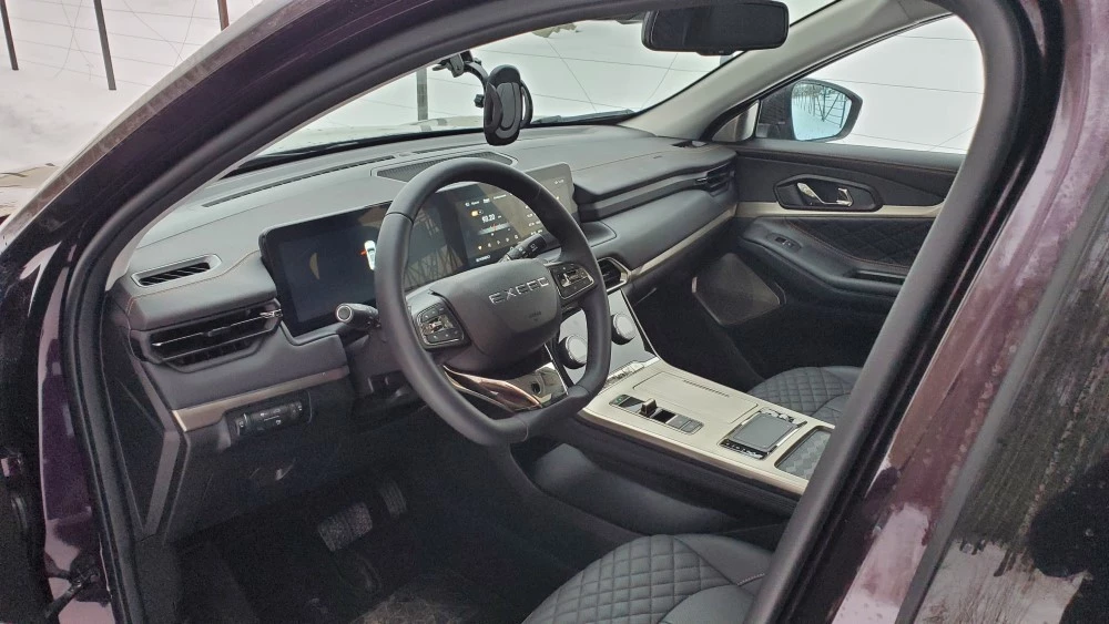 Exeed TXL салон