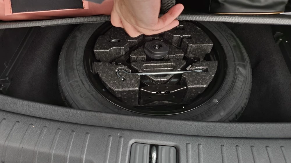 Exeed TXL багажник