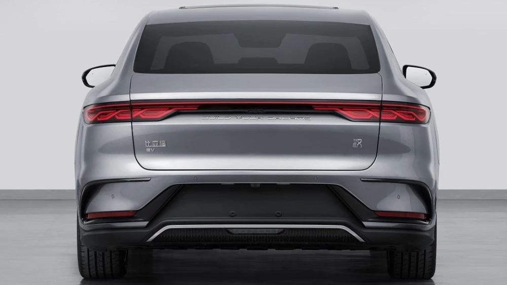 новый BYD Han EV сзади