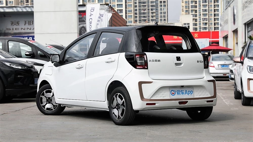 Дешевые электрокары JAC могут появиться в России. Проект их производства изучает КамАЗ