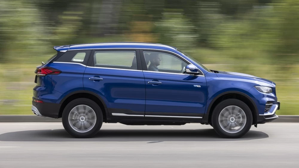 Праздники закончились – цены резко пошли вверх. Сколько стоят китайские автомобили в феврале geely atlas pro