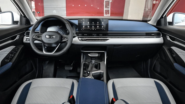 новый Geely Emgrand салон