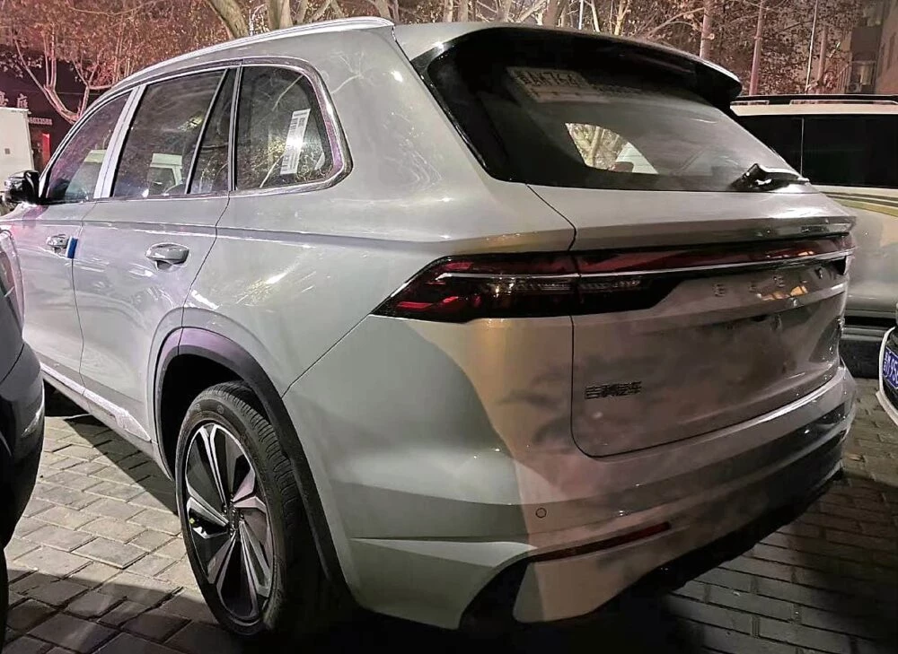 гибридный Geely Monjaro