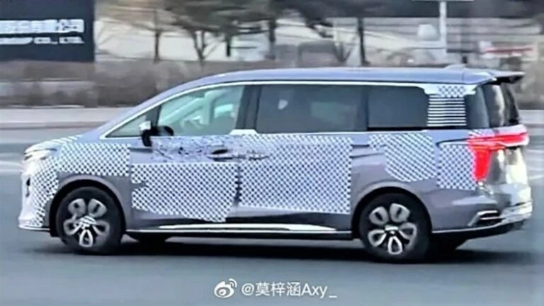 минивэн Hongqi