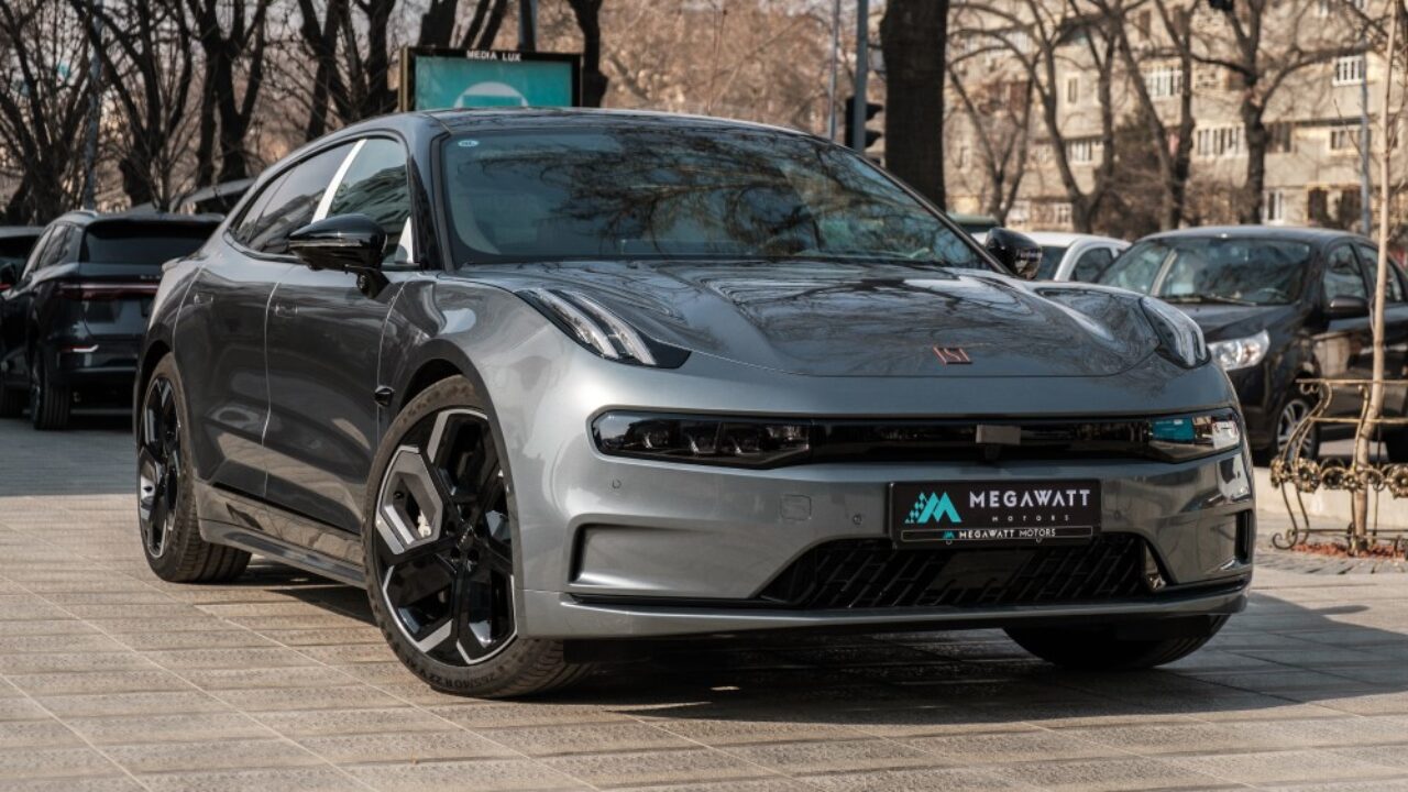 ������ ���������� Zeekr 001 ��� ����� � ����������� ���� � ���� - ���������  ����������