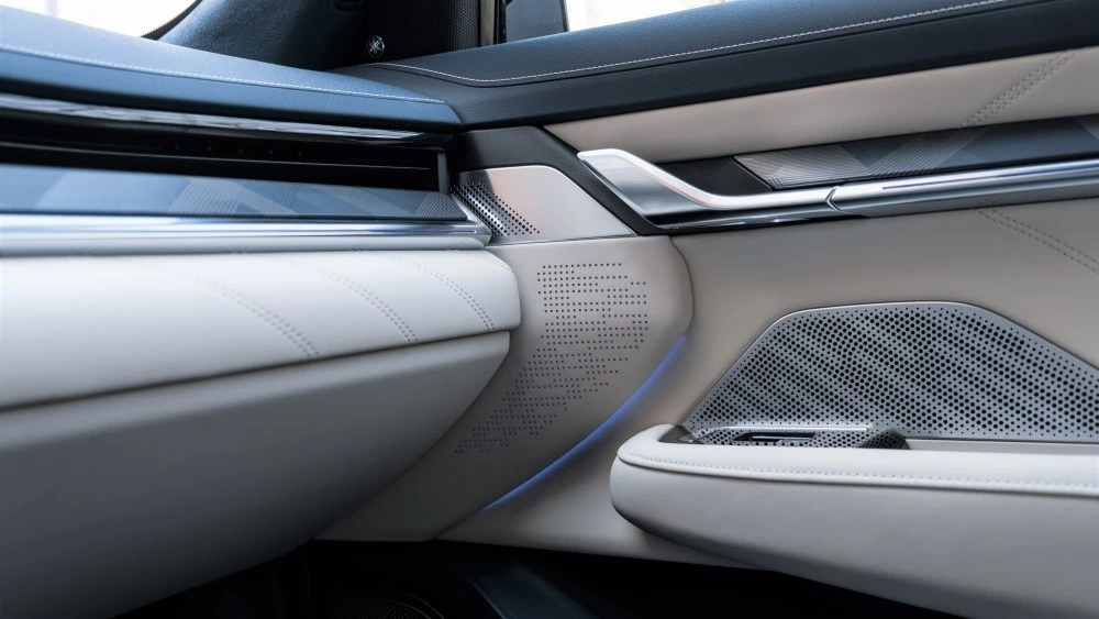 салон zeekr 001 в узбекистане