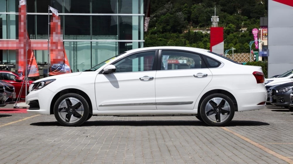 Dongfeng Fengshen E70