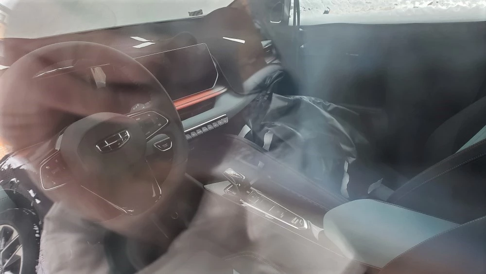 салон нового geely coolray