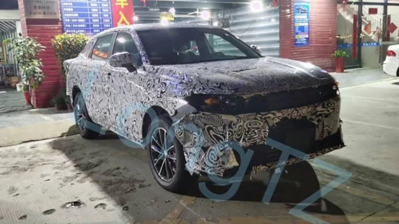 купе-кроссовер exeed stellar