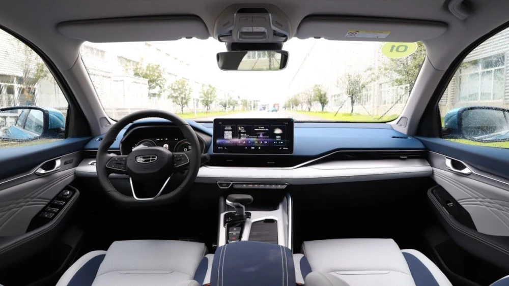 geely Preface салон 