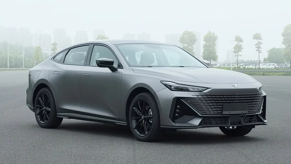 гибридный седан Changan Uni-V iDD