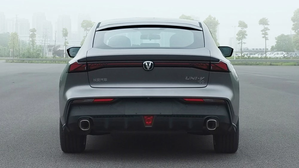гибридный седан Changan Uni-V iDD сзади