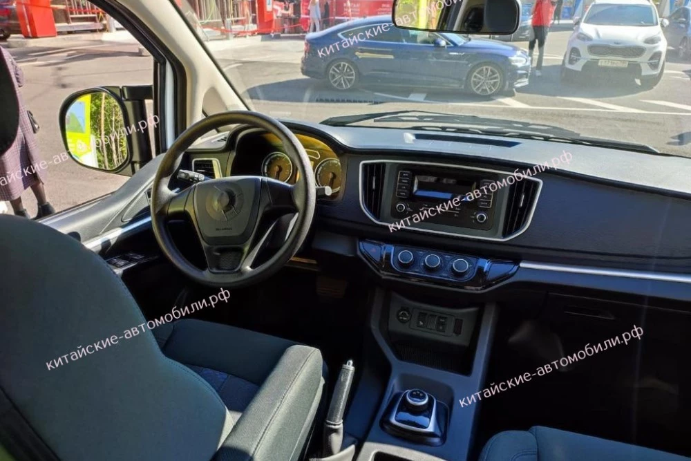 кроссовер Evolute i-VAN салон