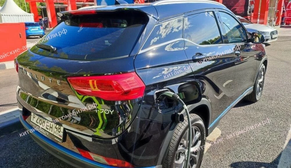 кроссовер Evolute i-JOY сзади