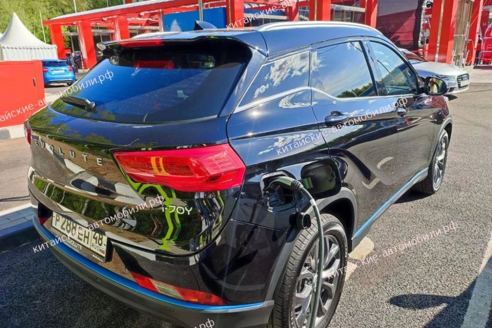 кроссовер Evolute i-JOY сзади