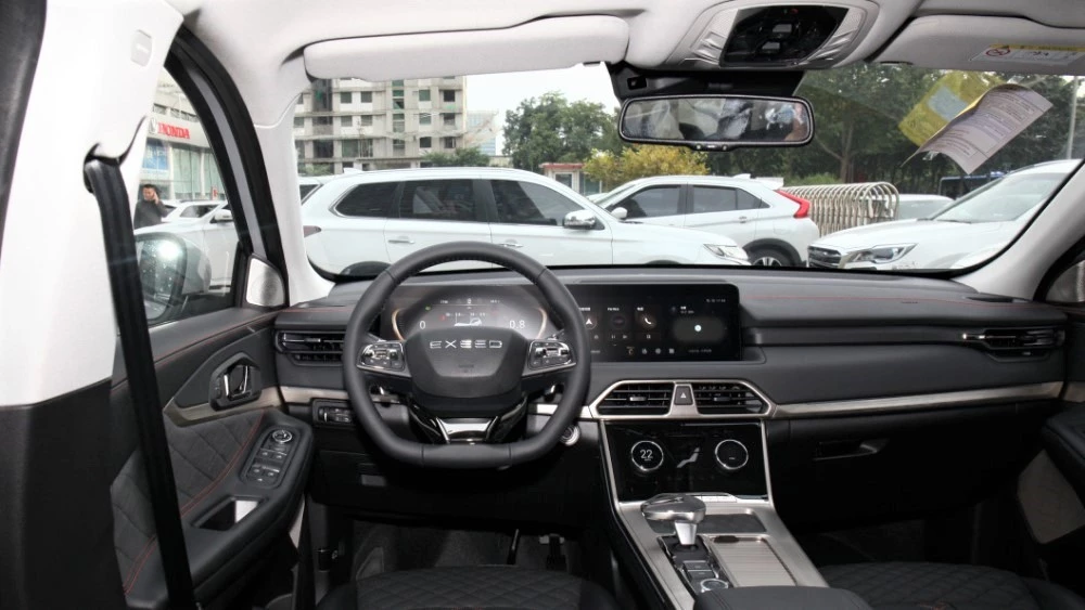 Exeed TXL салон в Китае