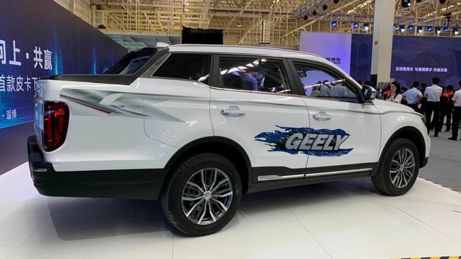 Geely самый большой внедорожник