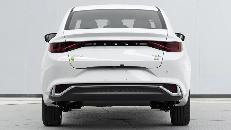 подключаемый гибрид Geely Emgrand L Hi-P