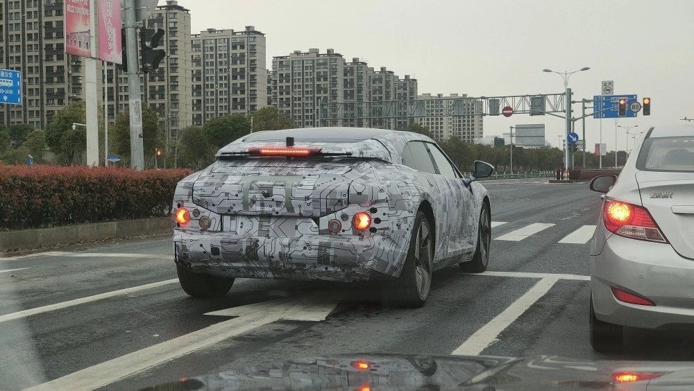 Серийный электрокар HiPhi Z получит очень странный дизайн. «Шпионские» фото HiPhi Z