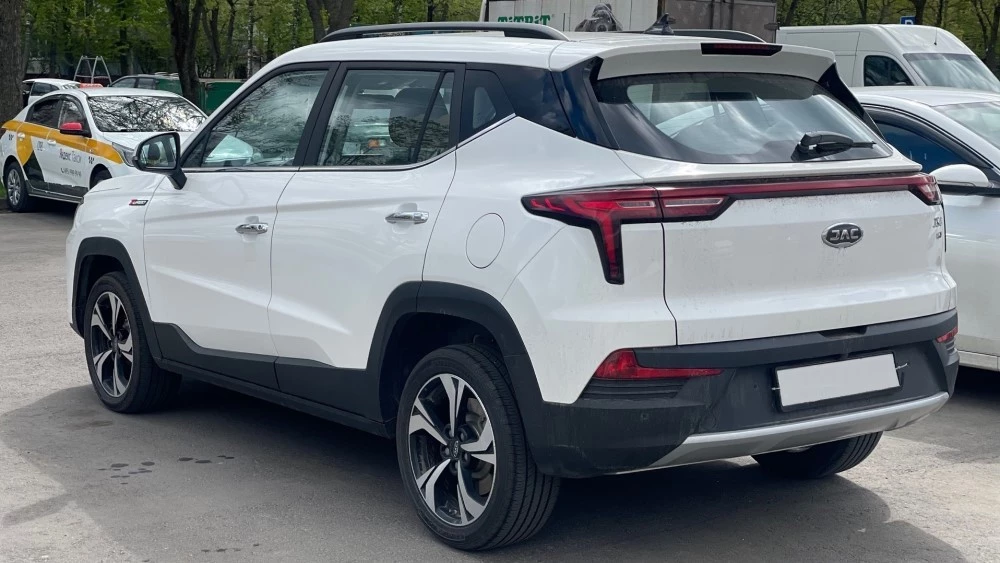 JAC S4 сзади