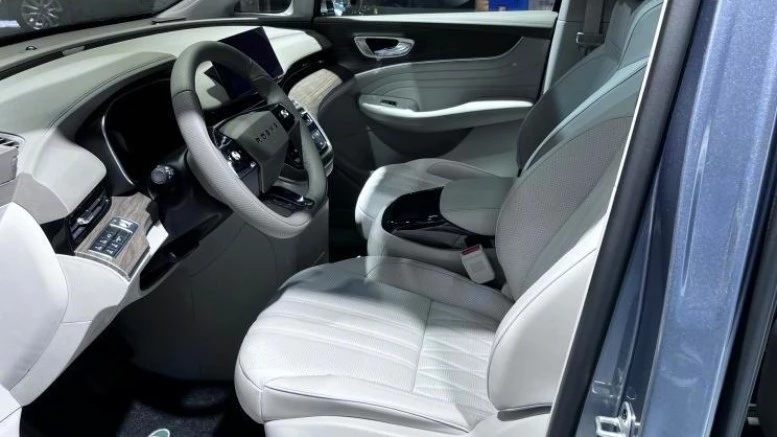 SAIC Roewe iMAX 8 EV салон