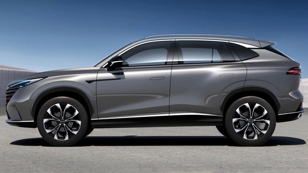 roewe rx5 сбоку