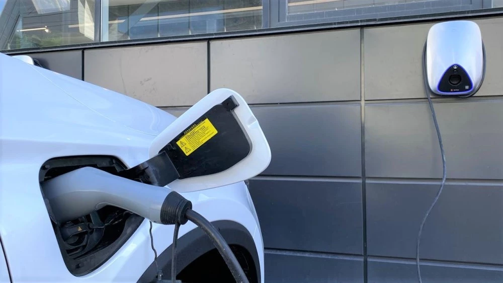 Skywell ET5 зарядка