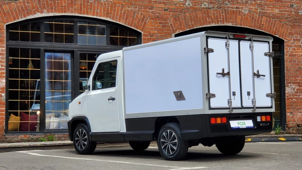 электромобиль WOLV сзади