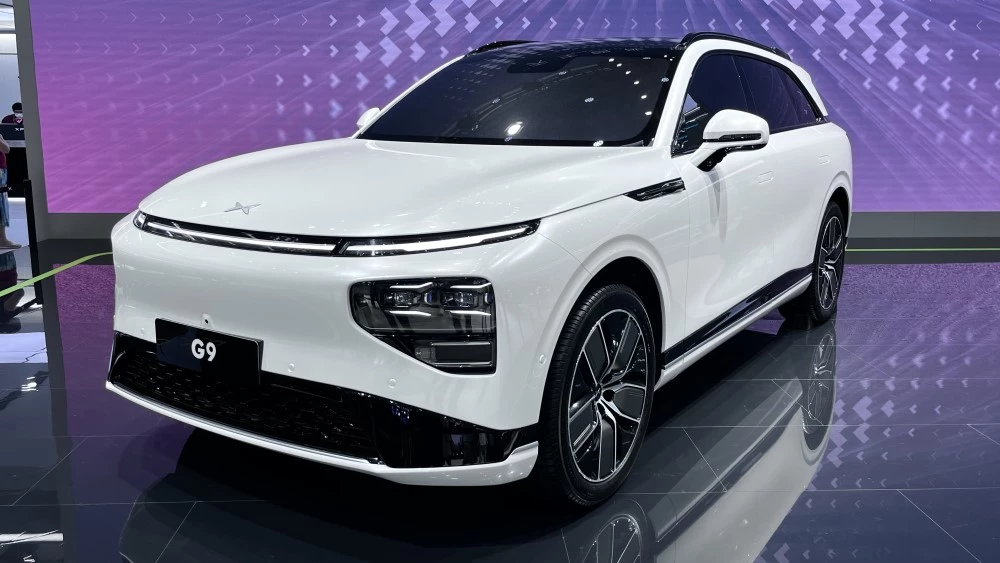 кроссовер Xpeng G9