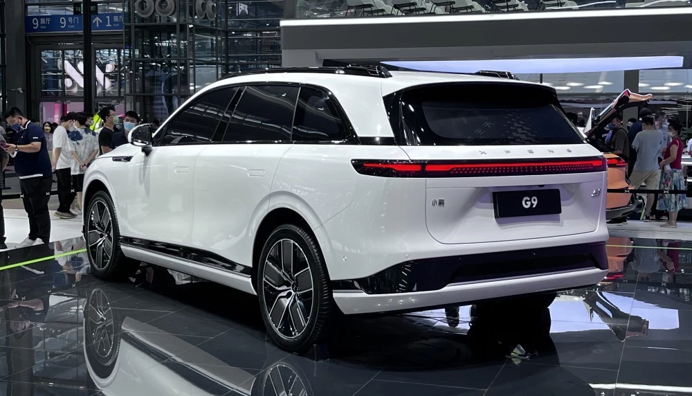 кроссовер Xpeng G9