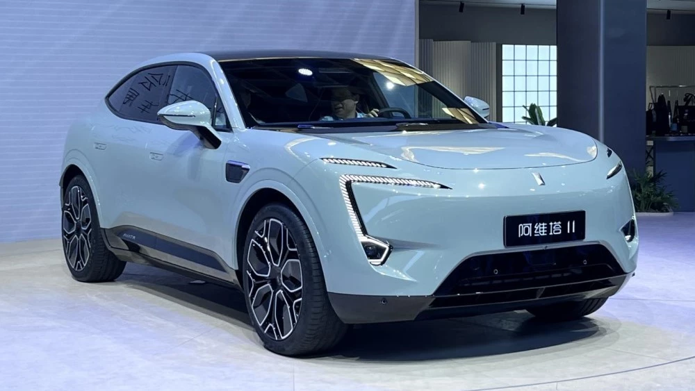 Avatr 11 спереди