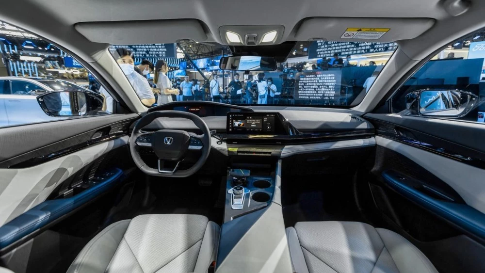 Changan Uni-V iDD салон