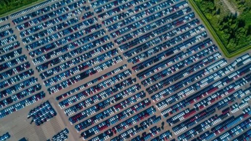 дефицит автомобилей Haval в России автомобили на парковке стоянке