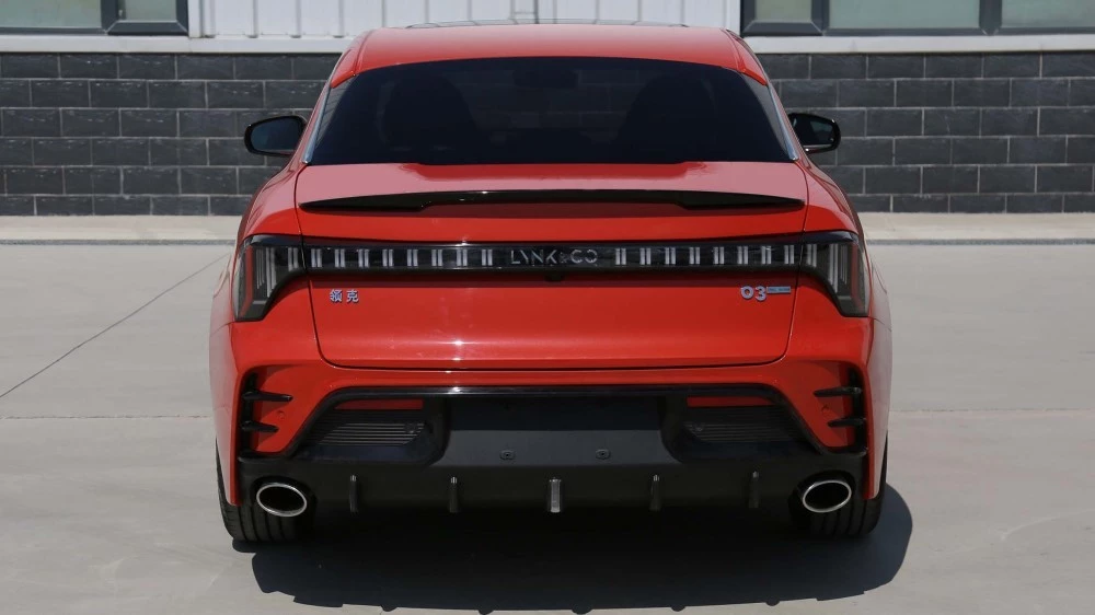 новый Lynk & Co 03 сзади