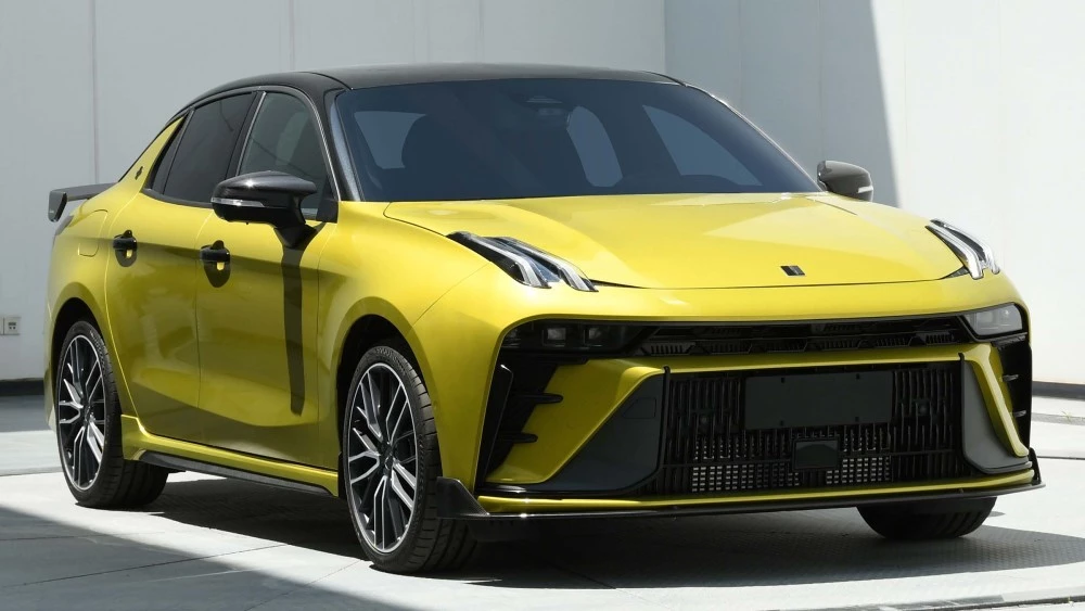 новый Lynk & Co 03+ спереди