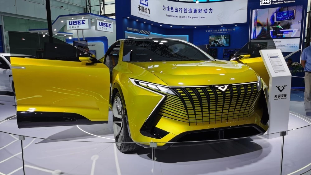 Штурвал вместо руля. Спортивный кроссовер от Cowin оказался электрическим Cowin i-XA 01 спереди